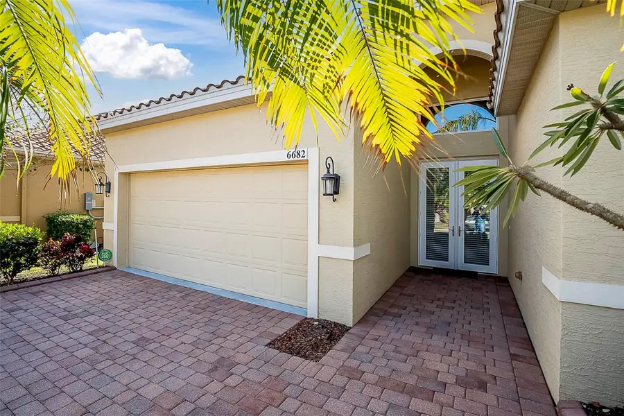 6682 41st Street Circle E, Sarasota, FL 34243 - Image #2
