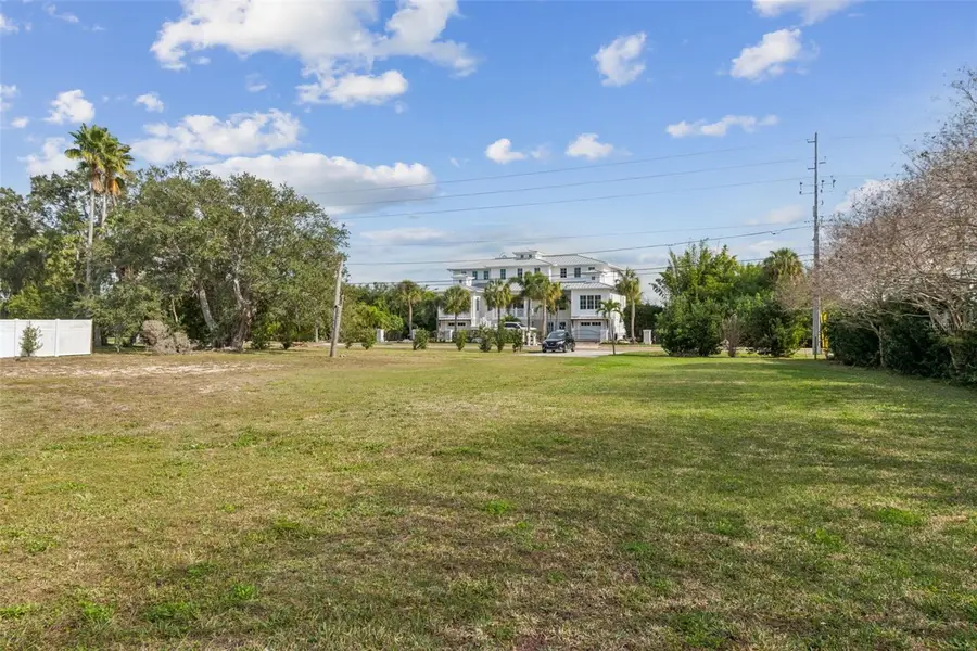 939 S Bayshore Boulevard, Safety Harbor, FL 34695 - Image #2