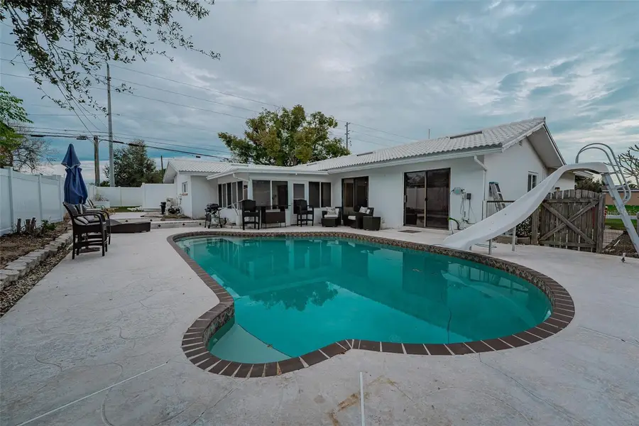 14001 Yacht Club Boulevard, Seminole, FL 33776 - Image #2