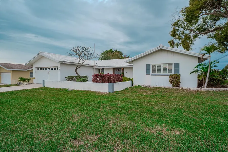 14001 Yacht Club Boulevard, Seminole, FL 33776 - Image #3