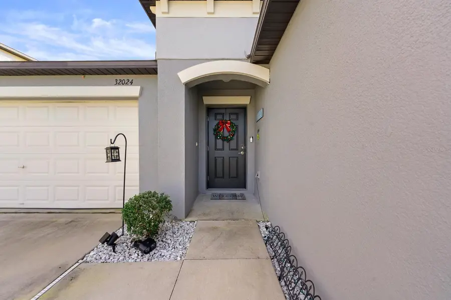 32024 Hawthorne Cottage Place, San Antonio, FL 33576 - Image #2