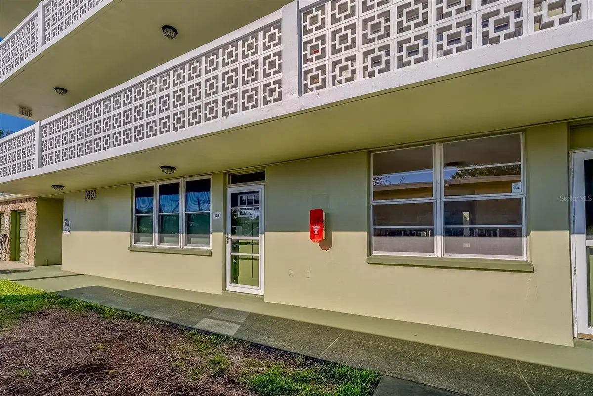 4710 Bay Street Ne #109, Saint Petersburg, FL 33703 - Image #1