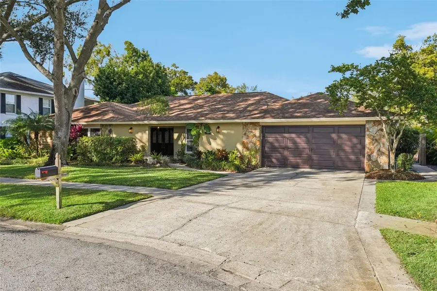 4201 Meadow Hill Drive, Tampa, FL 33618 - Image #2