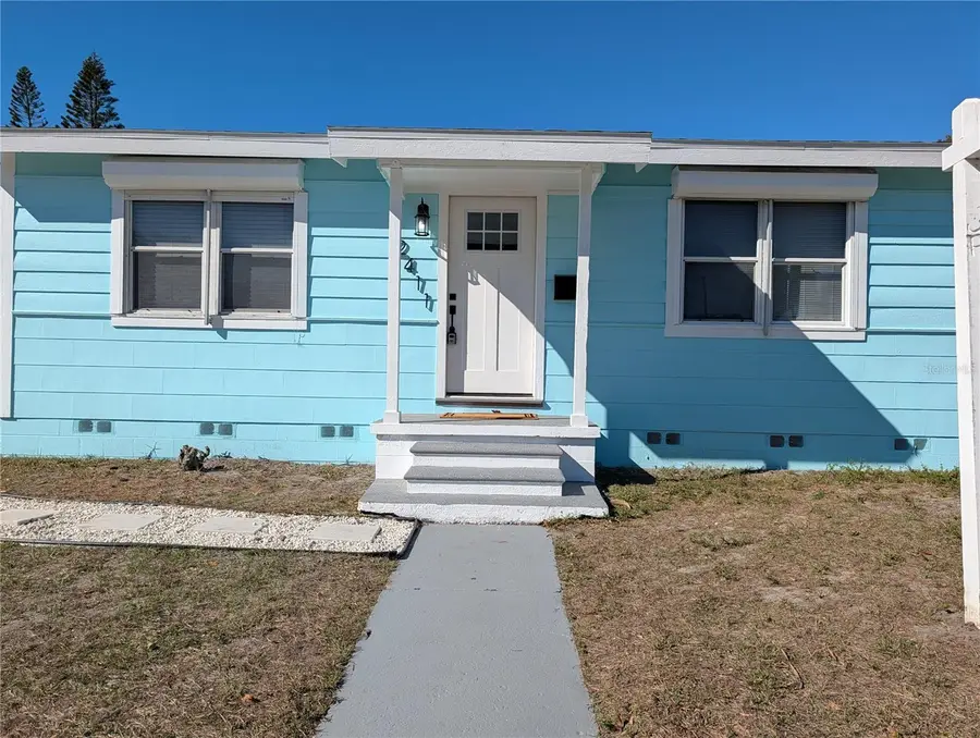 2411 45th Street S, Saint Petersburg, FL 33711 - Image #2