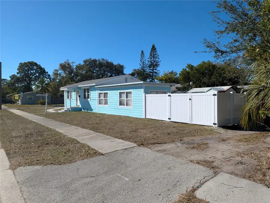 2411 45th Street S, Saint Petersburg, FL 33711 - Image #3