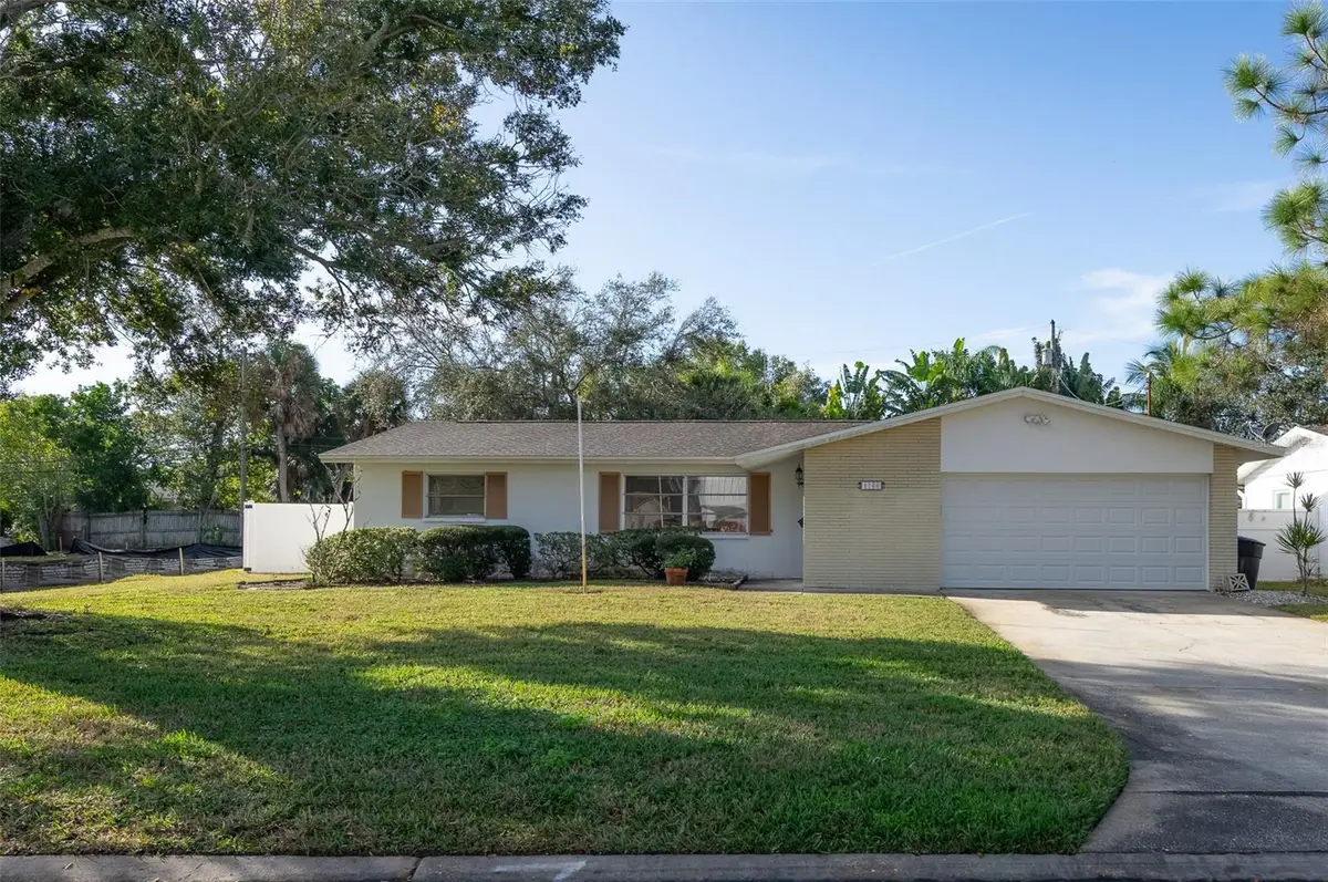 1760 Georgia Avenue Ne, Saint Petersburg, FL 33703 - Image #1