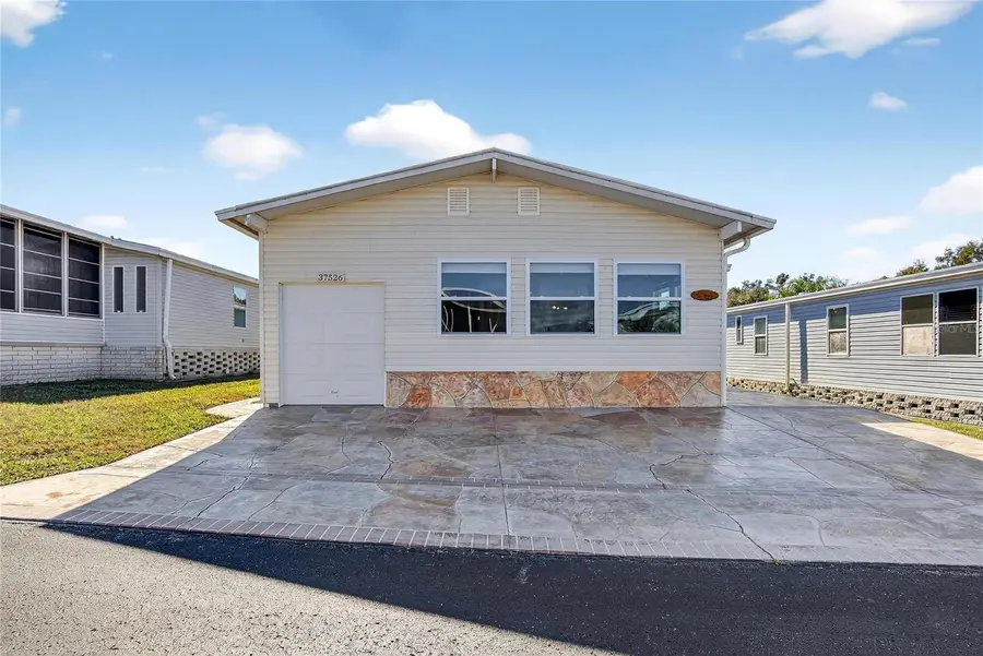 37526 Rio Lane, Zephyrhills, FL 33541 - Image #2