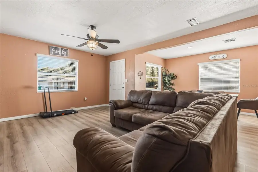 39560 Meadowood Loop, Zephyrhills, FL 33542 - Image #3