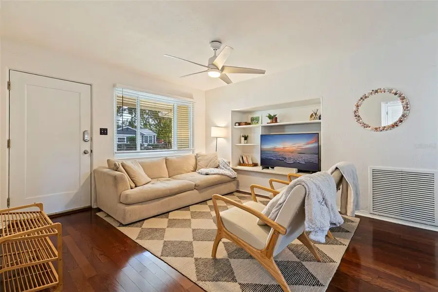 129 NW Lincoln Circle N, Saint Petersburg, FL 33702 - Image #3