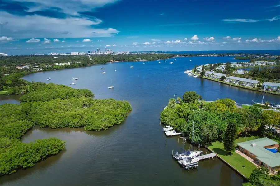 430 39th Avenue S, Saint Petersburg, FL 33705 - #2