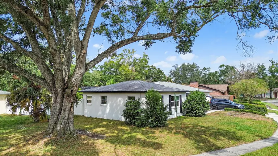 3015 Saint Charles Dr Drive, Tampa, FL 33618 - Image #2