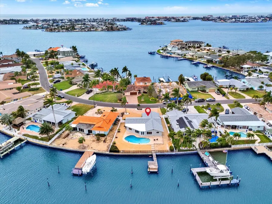 5675 Bayview Drive, Seminole, FL 33772 - Image #2