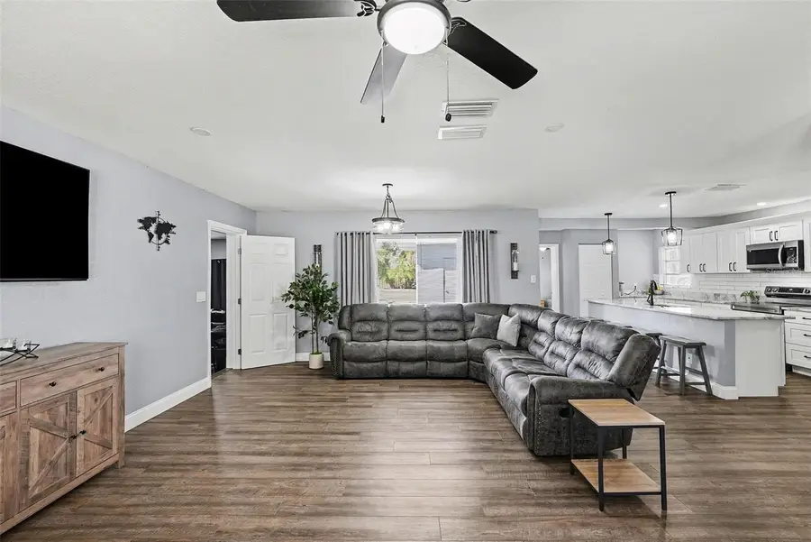 307 Campus Drive, Ruskin, FL 33570 - Image #3