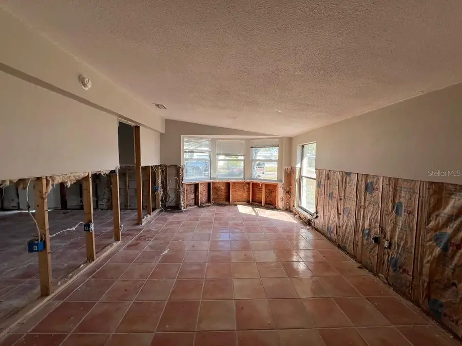 4118 Carson Street Ne, Saint Petersburg, FL 33703 - Image #3