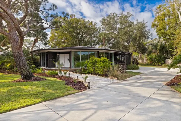 7117 Sunshine Drive S, ST PETERSBURG, FL 33705