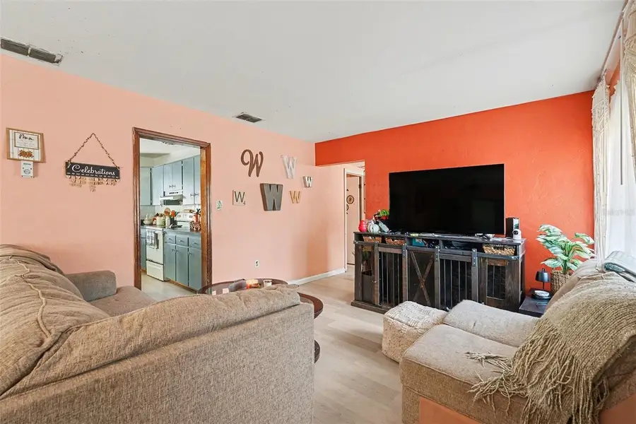 5422 Emerald Drive, Dade City, FL 33523 - Image #3