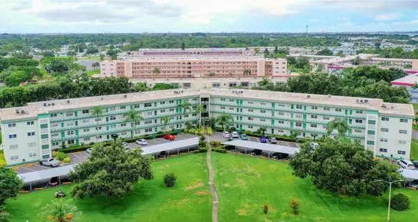 5725 80th Street N #404, ST PETERSBURG, FL 33709