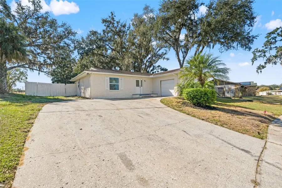 815 Shangri La Drive, Seffner, FL 33584 - Image #2