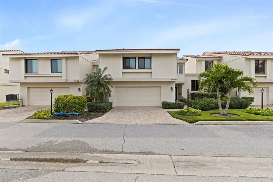 5668 Escondida Boulevard S, Saint Petersburg, FL 33715 - Image #2