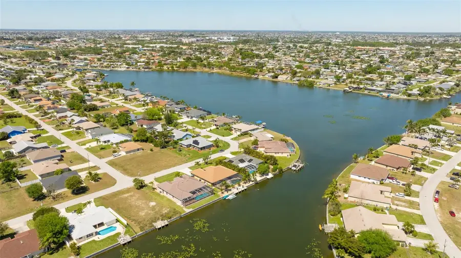 613 SE 4th Place, Cape Coral, FL 33990 - #3