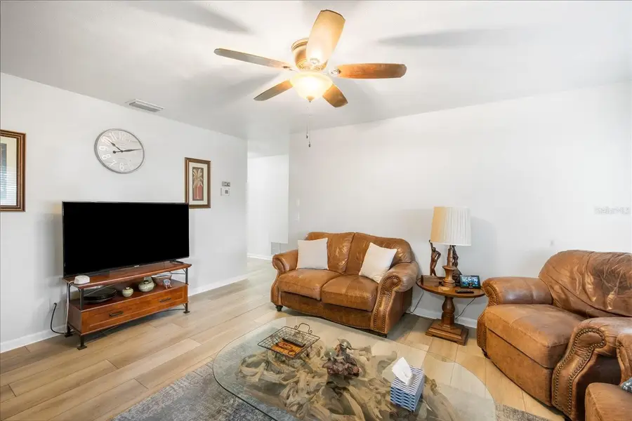 1016 Lady Guinevere Drive, Valrico, FL 33594 - Image #3