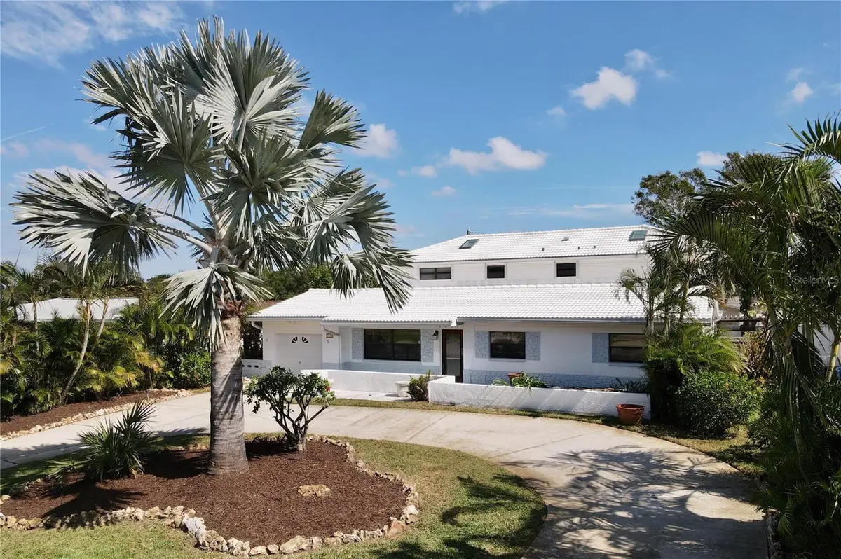 2945 68th Street N, Saint Petersburg, FL 33710 - Image #1