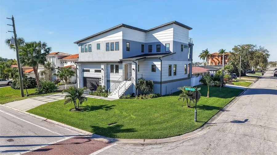 301 79th Street S, Saint Petersburg, FL 33707 - Image #2