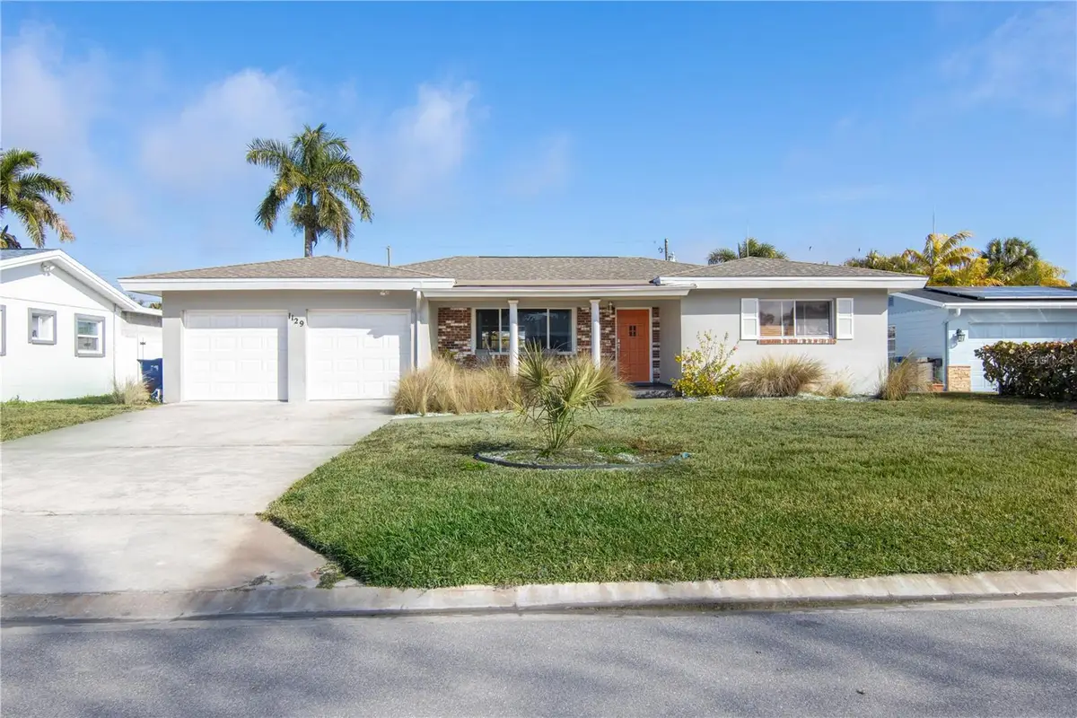 1129 39th Avenue Ne, Saint Petersburg, FL 33703 - #1