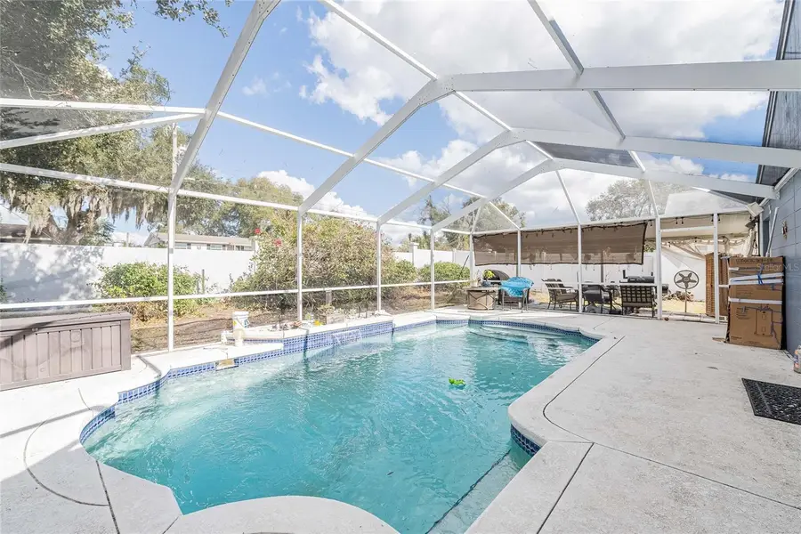 463 Emerald Cove Loop, Lakeland, FL 33813 - Image #2