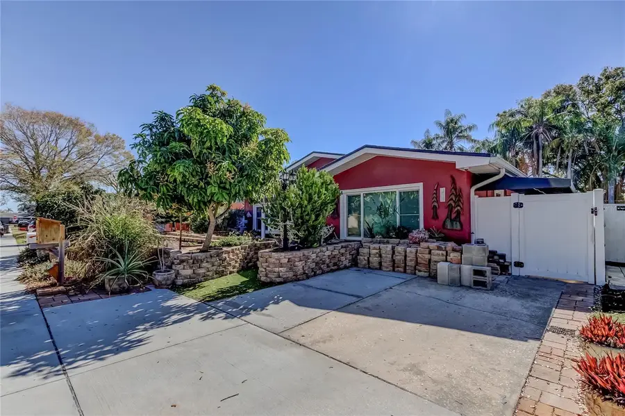 1821 Driftwood Circle N, Oldsmar, FL 34677 - Image #2