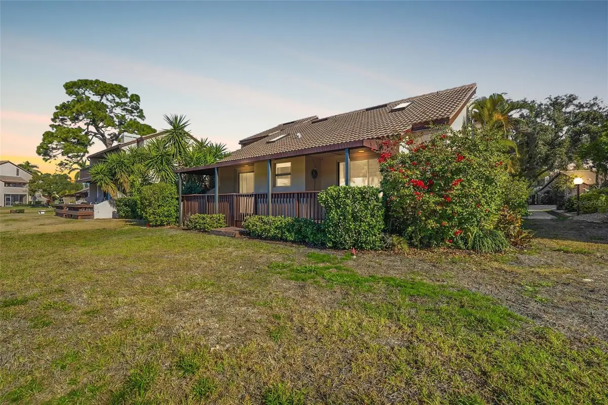 1310 Pelican Creek Crossing, Saint Petersburg, FL 33707 - #1