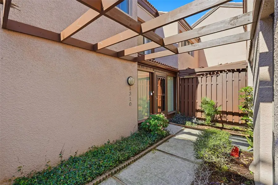 1310 Pelican Creek Crossing, Saint Petersburg, FL 33707 - #2