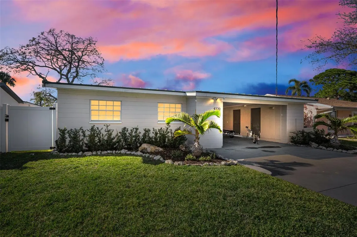 4320 Huntington Street Ne, Saint Petersburg, FL 33703 - #1