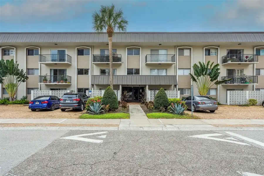 4606 W Gray Street #105, Tampa, FL 33609 - Image #2