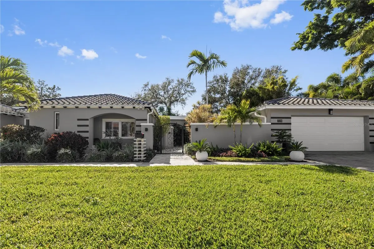 720 Brightwaters Boulevard Ne, Saint Petersburg, FL 33704 - Image #1