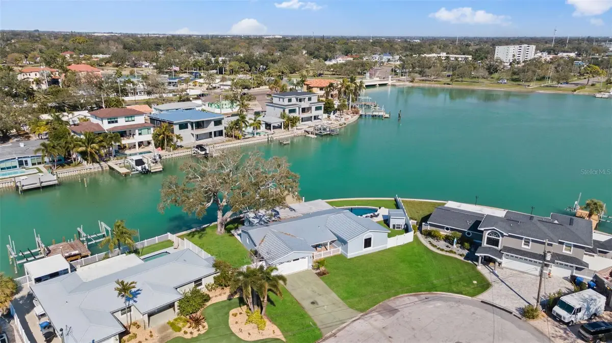 7811 1st Avenue S, Saint Petersburg, FL 33707 - #1