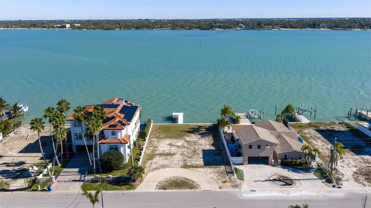 11285 9th Street E, Treasure Island, FL 33706 - Image #1