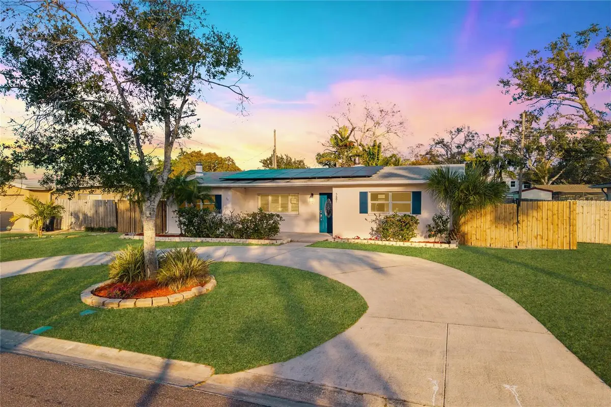 5681 Cedar Street Ne, Saint Petersburg, FL 33703 - #1