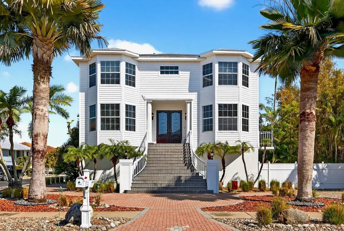 5900 Bayview Circle S, Gulfport, FL 33707 - #1