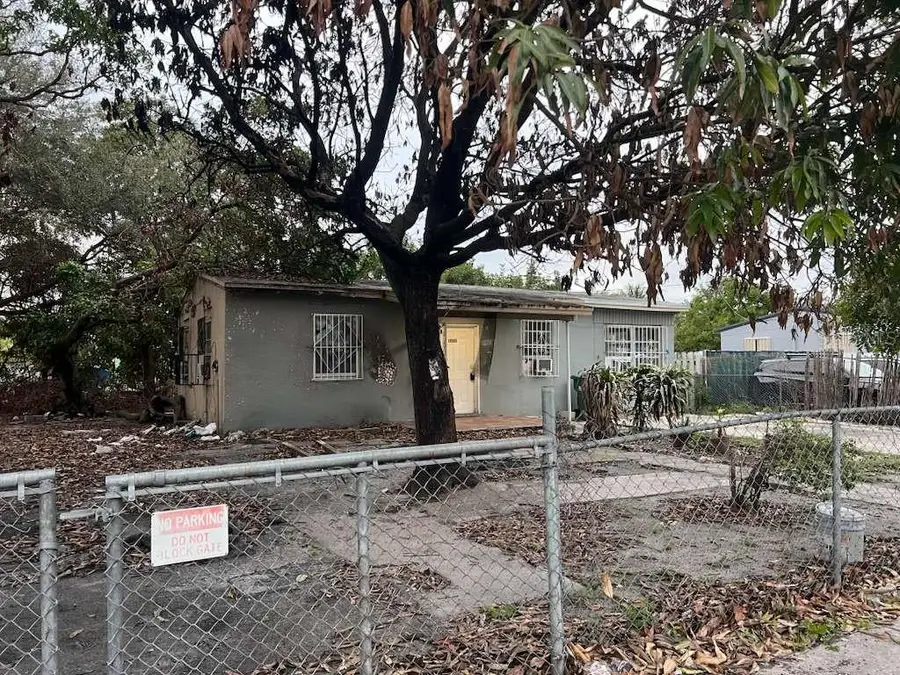 18020 NW 2nd Place, Miami, FL 33169 - Image #3