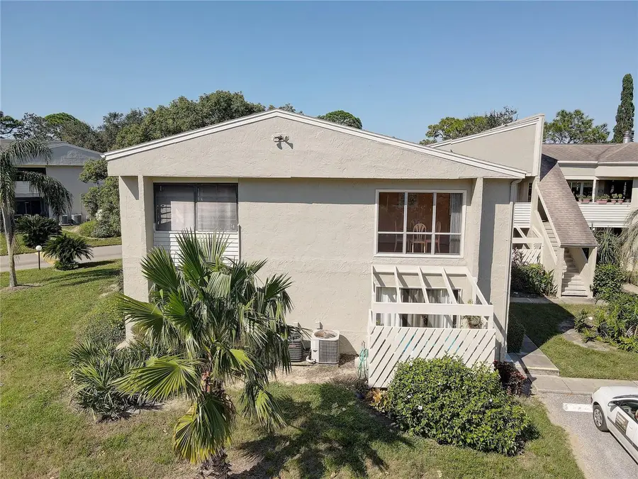 428 Windrush Bay Drive, Tarpon Springs, FL 34689 - Image #2