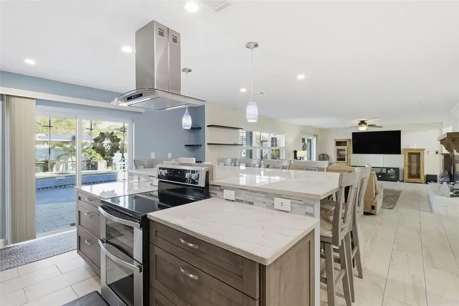 2551 Casilla Way S, Saint Petersburg, FL 33712 - #3