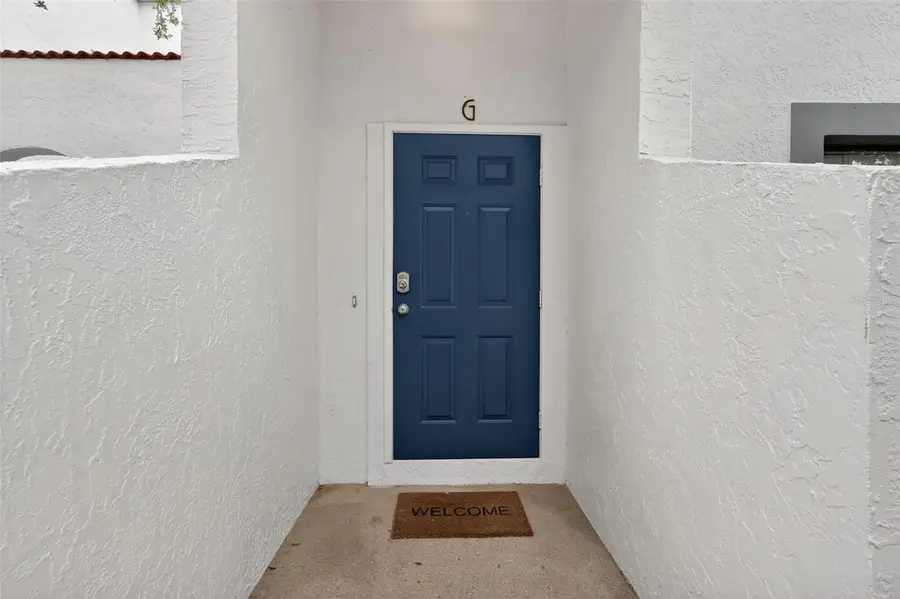 484 Santa Cruz Place Ne #G, Saint Petersburg, FL 33703 - Image #2