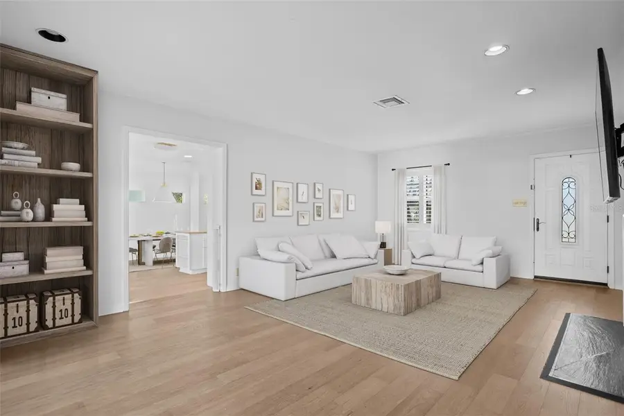 4107 W Mullen Avenue, Tampa, FL 33609 - Image #2