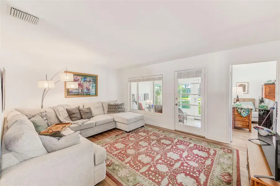 240-242 Mateo Way Ne, Saint Petersburg, FL 33704 - #2