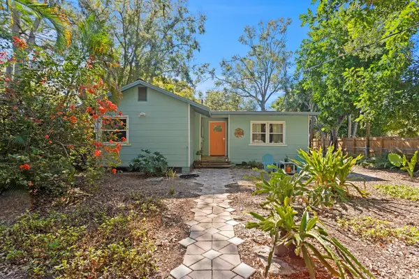 710 34th Avenue S, ST PETERSBURG, FL 33705