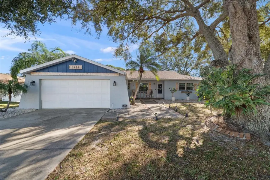 8227 Denise Drive E, Seminole, FL 33777 - Image #2
