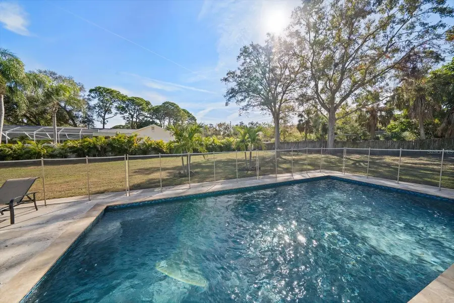 8227 Denise Drive E, Seminole, FL 33777 - Image #3