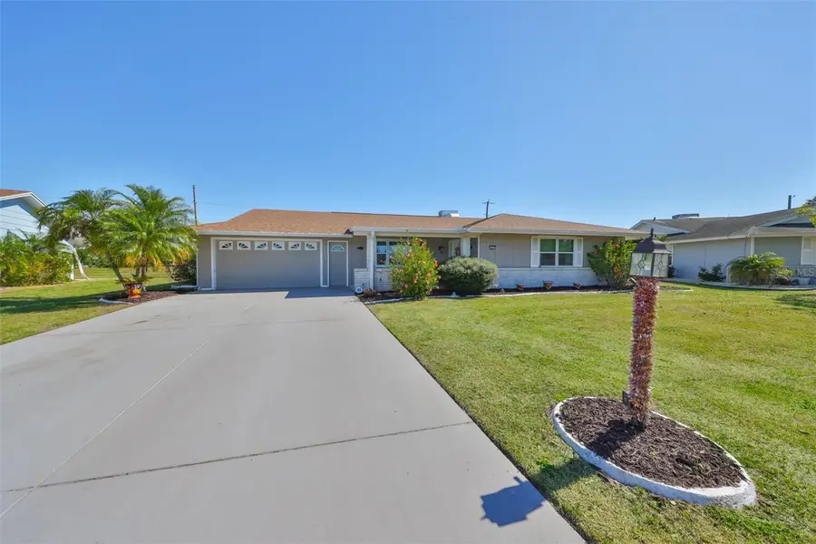 607 Fox Hills Drive, Sun City Center, FL 33573 - Image #2