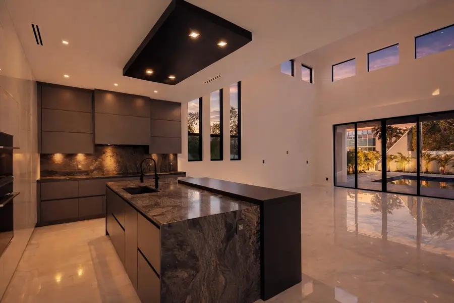 2089 Arlington Street, Sarasota, FL 34239 - Image #3